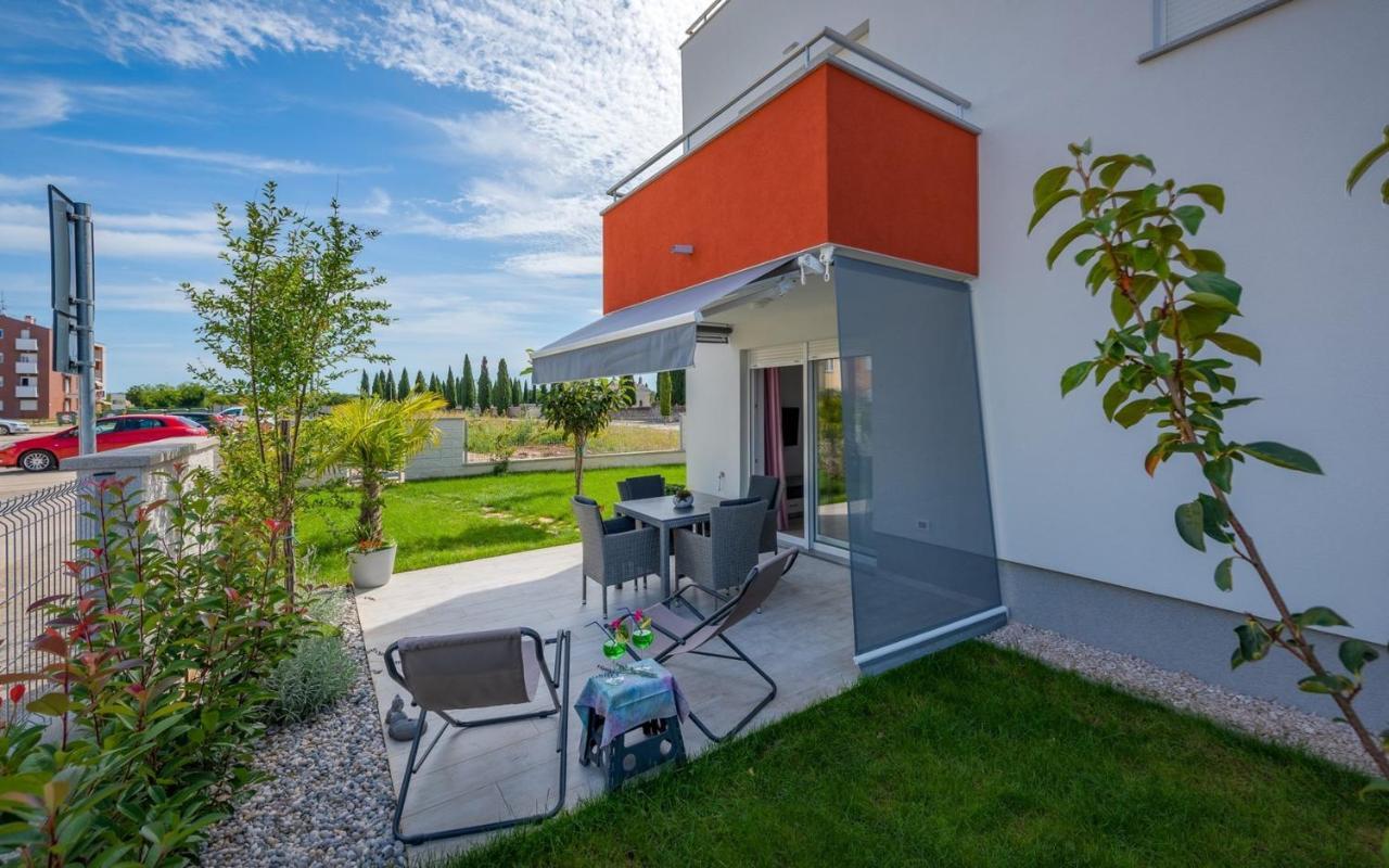 Sofia House With Apartment Умаг Екстериор снимка
